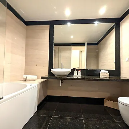 Luxurious Ocean And Sunset Views Family Haven With 3 En-suite Bedrooms And Pool *