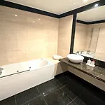 아파트 Luxurious Ocean And Sunset Views Family Haven With 3 En-suite Bedrooms And Pool *