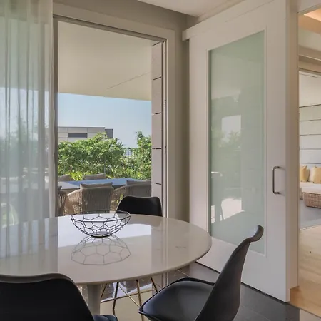 Luxurious Ocean And Sunset Views Family Haven With 3 En-suite Bedrooms And Pool