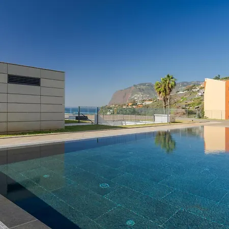 Monumental Madeira 3 Bedroom Luxury Family Flat With Swimming Pool Апартаменты