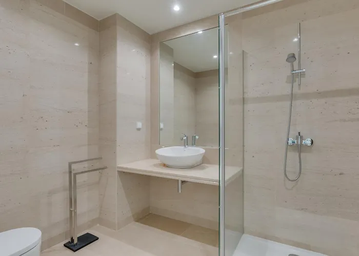 Luxurious Ocean And Sunset Views Family Haven With 3 En-suite Bedrooms And Pool Lägenhet *