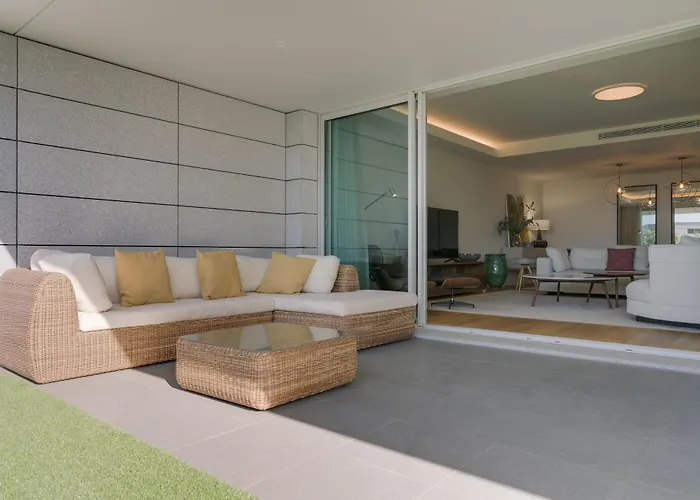 Luxurious Ocean And Sunset Views Family Haven With 3 En-suite Bedrooms And Pool Lägenhet