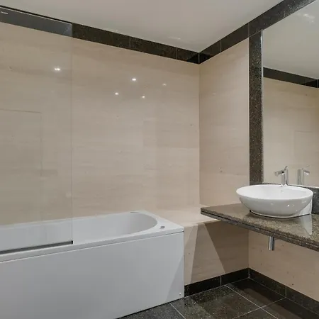 Lägenhet Luxurious Ocean And Sunset Views Family Haven With 3 En-suite Bedrooms And Pool *