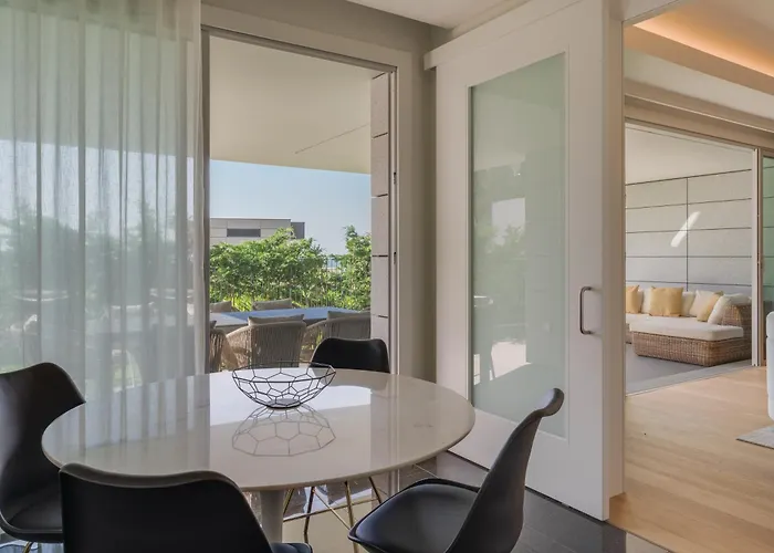 Luxurious Ocean And Sunset Views Family Haven With 3 En-suite Bedrooms And Pool