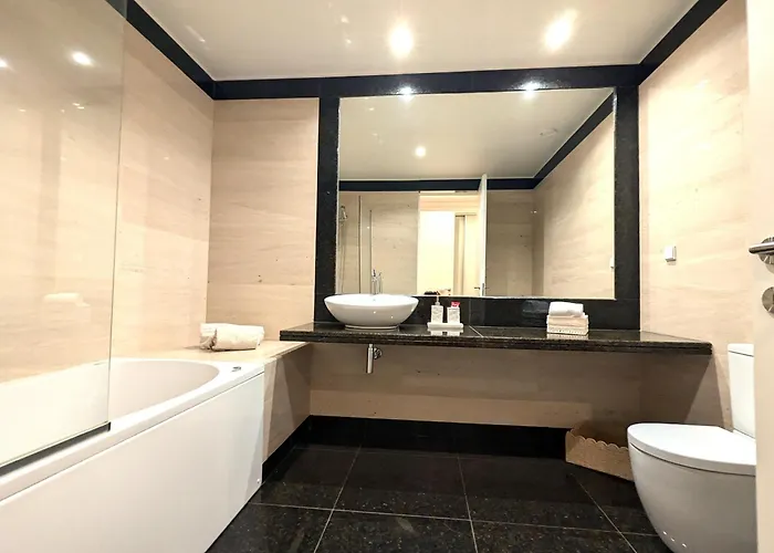 Luxurious Ocean And Sunset Views Family Haven With 3 En-suite Bedrooms And Pool *