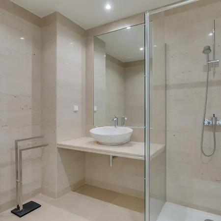 Monumental Madeira 3 Bedroom Luxury Family Flat With Swimming Pool 아파트 *