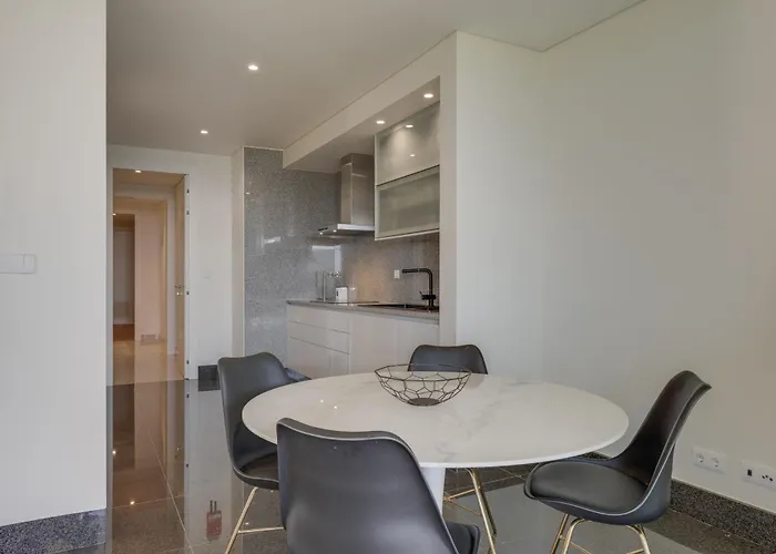 Luxurious Ocean And Sunset Views Family Haven With 3 En-suite Bedrooms And Pool *