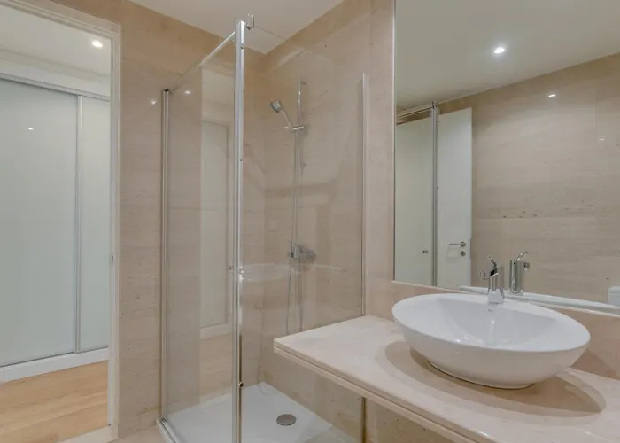 Luxurious Ocean And Sunset Views Family Haven With 3 En-suite Bedrooms And Pool Funchal (Madeira)