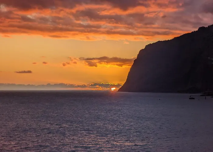 Luxurious Ocean And Sunset Views Family Haven With 3 En-suite Bedrooms And Pool Apartmán